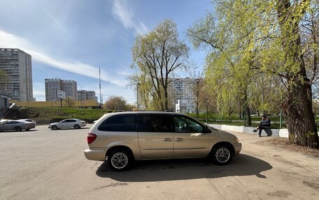 Chrysler Town & Country IV, 2003 год, 595 000 рублей, 10 фотография