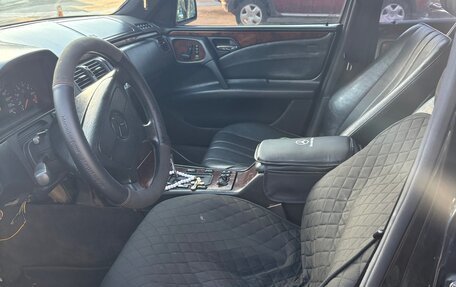 Mercedes-Benz E-Класс, 1997 год, 300 000 рублей, 10 фотография