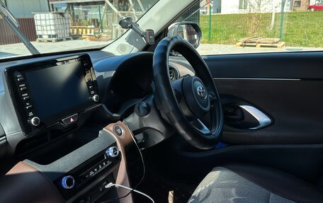 Toyota Yaris Cross, 2020 год, 2 200 000 рублей, 8 фотография