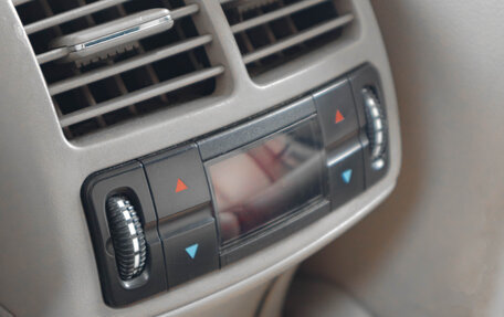 Mercedes-Benz E-Класс, 2004 год, 999 000 рублей, 25 фотография