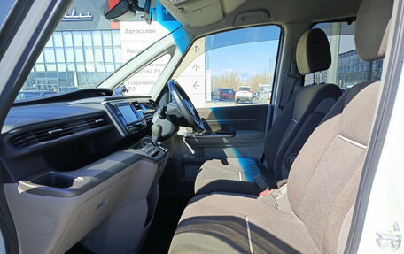 Honda Stepwgn IV, 2016 год, 1 900 000 рублей, 15 фотография