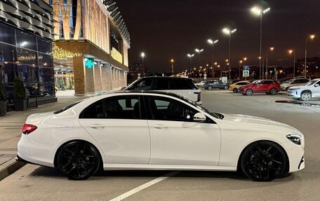 Mercedes-Benz E-Класс, 2021 год, 4 500 000 рублей, 4 фотография
