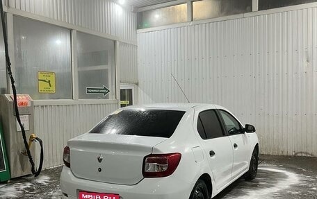 Renault Logan II, 2017 год, 650 000 рублей, 3 фотография