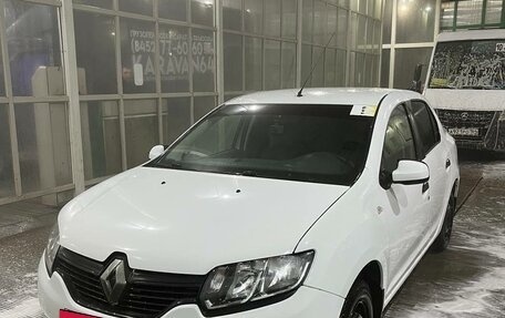 Renault Logan II, 2017 год, 650 000 рублей, 2 фотография