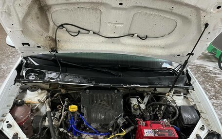 Renault Logan II, 2017 год, 650 000 рублей, 8 фотография