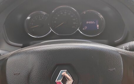 Renault Logan II, 2017 год, 820 000 рублей, 7 фотография