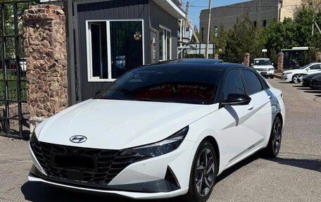 Hyundai Elantra, 2023 год, 1 700 000 рублей, 3 фотография