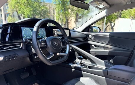 Hyundai Elantra, 2023 год, 1 700 000 рублей, 7 фотография