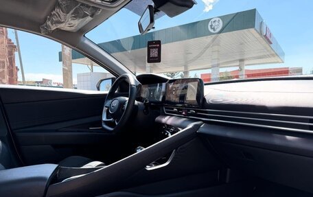 Hyundai Elantra, 2023 год, 1 700 000 рублей, 9 фотография