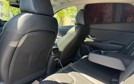 Hyundai Elantra, 2023 год, 1 700 000 рублей, 10 фотография