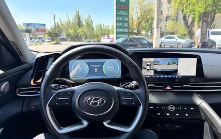 Hyundai Elantra, 2023 год, 1 700 000 рублей, 8 фотография