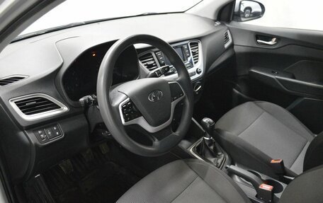 Hyundai Solaris II рестайлинг, 2019 год, 935 000 рублей, 10 фотография