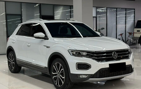 Volkswagen T-Roc I, 2022 год, 2 750 000 рублей, 1 фотография