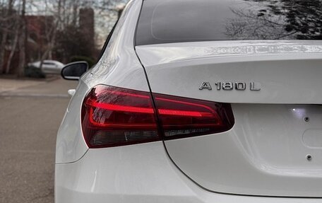 Mercedes-Benz A-Класс, 2021 год, 1 800 000 рублей, 1 фотография