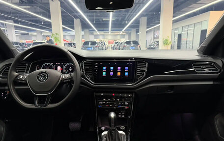 Volkswagen T-Roc I, 2022 год, 2 750 000 рублей, 8 фотография