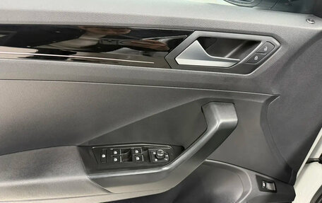 Volkswagen T-Roc I, 2022 год, 2 750 000 рублей, 18 фотография