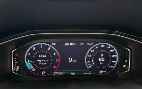 Volkswagen T-Roc I, 2022 год, 2 750 000 рублей, 14 фотография