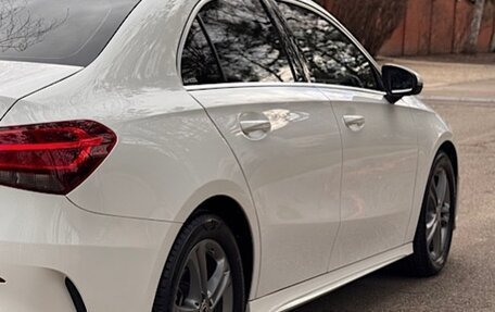 Mercedes-Benz A-Класс, 2021 год, 1 800 000 рублей, 4 фотография