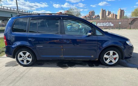 Volkswagen Touran III, 2008 год, 700 000 рублей, 2 фотография