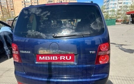 Volkswagen Touran III, 2008 год, 700 000 рублей, 3 фотография