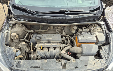 Hyundai Solaris II рестайлинг, 2011 год, 740 000 рублей, 11 фотография