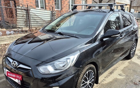 Hyundai Solaris II рестайлинг, 2011 год, 740 000 рублей, 2 фотография