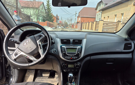 Hyundai Solaris II рестайлинг, 2011 год, 740 000 рублей, 10 фотография