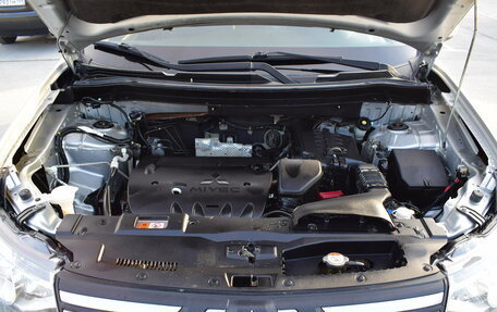 Mitsubishi Outlander III рестайлинг 3, 2013 год, 1 387 000 рублей, 10 фотография