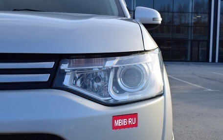 Mitsubishi Outlander III рестайлинг 3, 2013 год, 1 387 000 рублей, 12 фотография