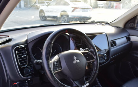 Mitsubishi Outlander III рестайлинг 3, 2013 год, 1 387 000 рублей, 14 фотография