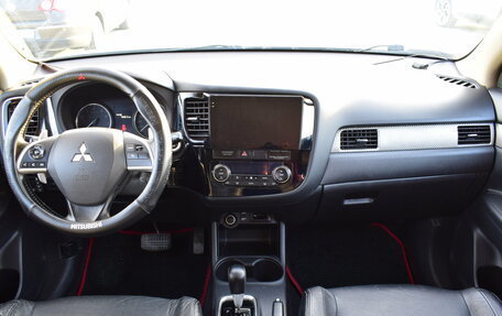 Mitsubishi Outlander III рестайлинг 3, 2013 год, 1 387 000 рублей, 16 фотография
