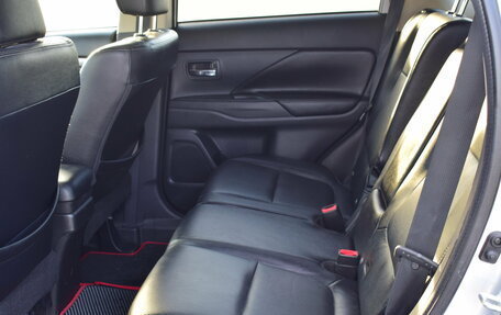 Mitsubishi Outlander III рестайлинг 3, 2013 год, 1 387 000 рублей, 18 фотография