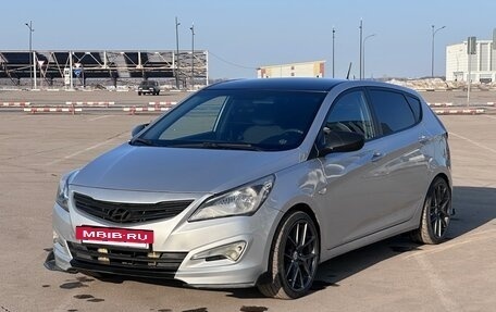 Hyundai Solaris II рестайлинг, 2016 год, 850 000 рублей, 3 фотография