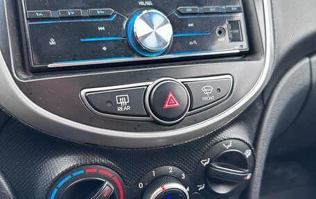 Hyundai Solaris II рестайлинг, 2016 год, 850 000 рублей, 32 фотография