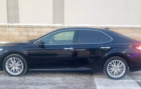 Toyota Camry, 2020 год, 2 700 000 рублей, 3 фотография