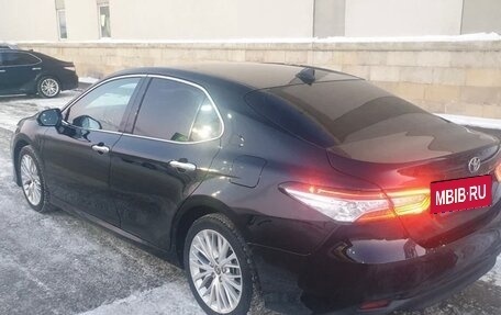 Toyota Camry, 2020 год, 2 700 000 рублей, 9 фотография