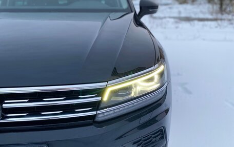 Volkswagen Tiguan II, 2019 год, 2 840 000 рублей, 2 фотография