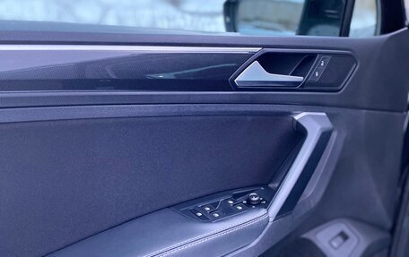 Volkswagen Tiguan II, 2019 год, 2 840 000 рублей, 17 фотография