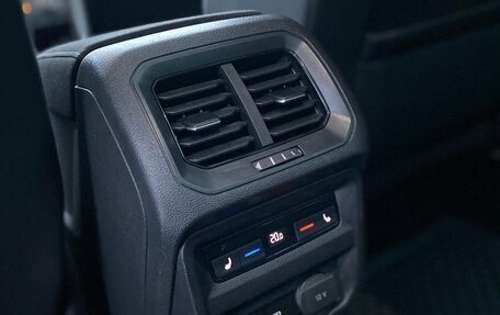 Volkswagen Tiguan II, 2019 год, 2 840 000 рублей, 26 фотография