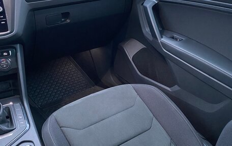 Volkswagen Tiguan II, 2019 год, 2 840 000 рублей, 29 фотография