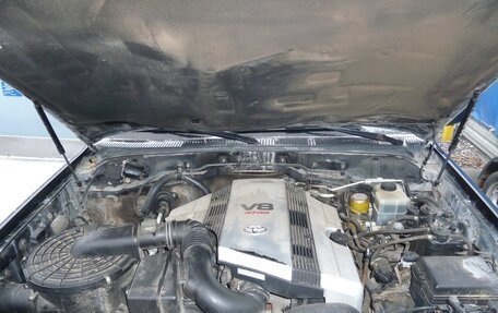 Toyota Land Cruiser 100 рестайлинг 2, 2006 год, 1 723 698 рублей, 13 фотография