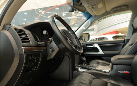 Toyota Land Cruiser 200, 2016 год, 6 400 000 рублей, 20 фотография