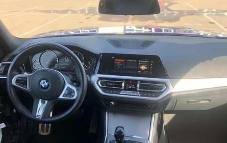 BMW 3 серия, 2019 год, 1 350 000 рублей, 10 фотография