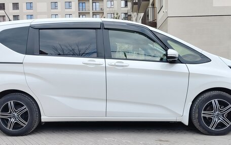 Honda Freed II, 2019 год, 1 800 000 рублей, 4 фотография