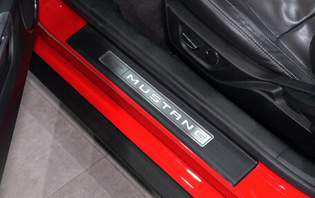 Ford Mustang VI рестайлинг, 2017 год, 2 990 000 рублей, 12 фотография