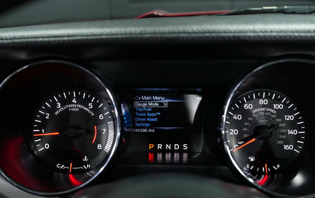 Ford Mustang VI рестайлинг, 2017 год, 2 990 000 рублей, 24 фотография