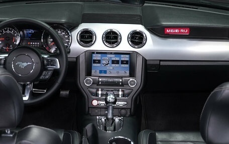 Ford Mustang VI рестайлинг, 2017 год, 2 990 000 рублей, 15 фотография