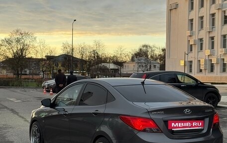 Hyundai Solaris II рестайлинг, 2015 год, 880 000 рублей, 2 фотография