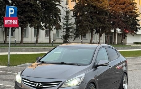 Hyundai Solaris II рестайлинг, 2015 год, 880 000 рублей, 3 фотография