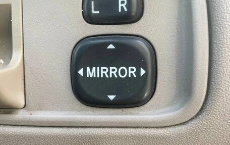 Toyota Platz, 1999 год, 199 999 рублей, 9 фотография